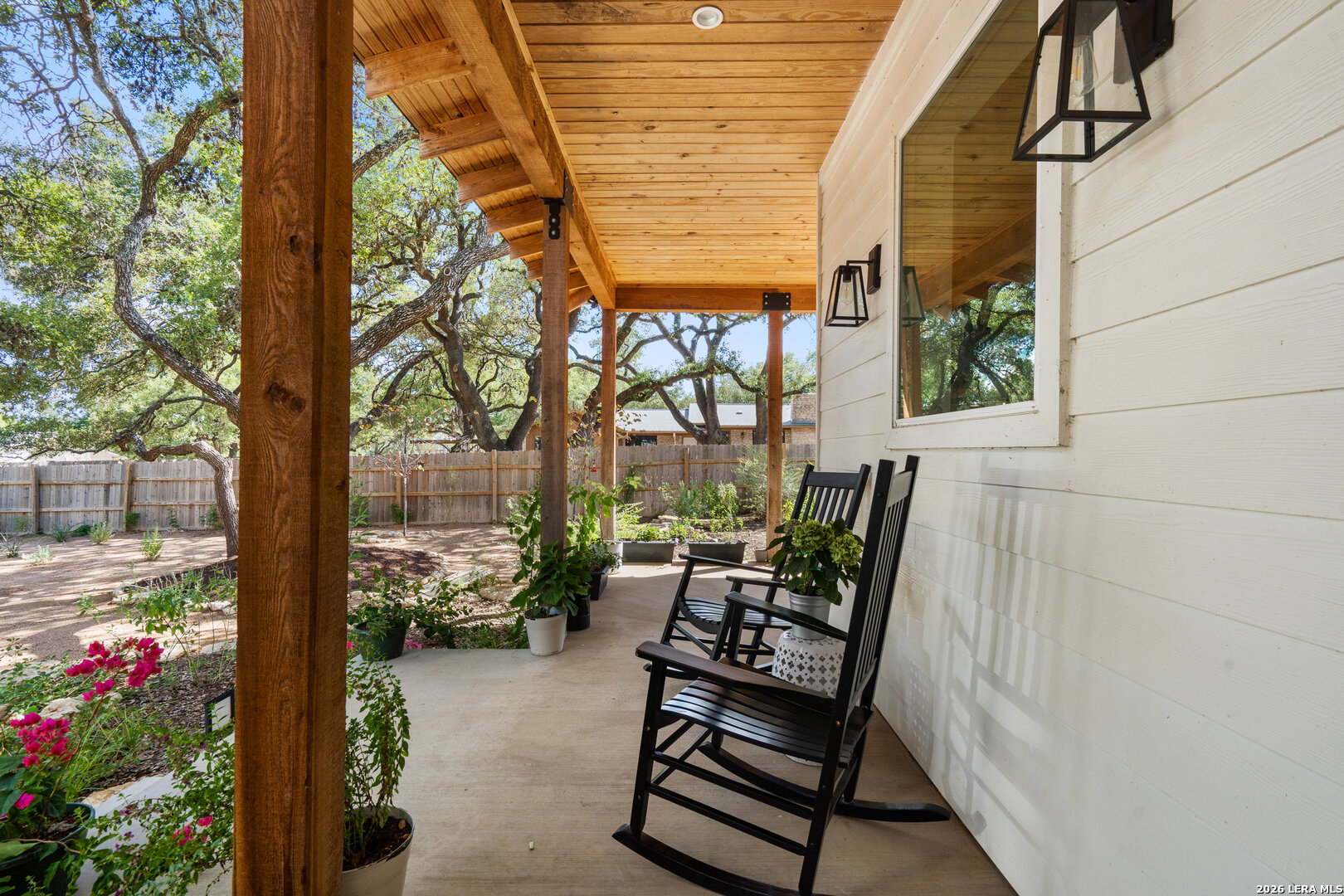 717 LAZY CREEK LN, Blanco, TX 78606