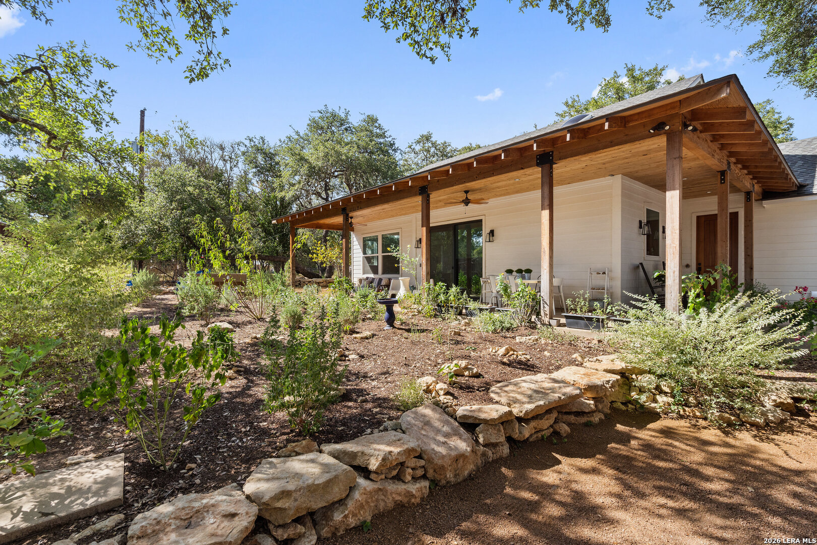 717 LAZY CREEK LN, Blanco, TX 78606