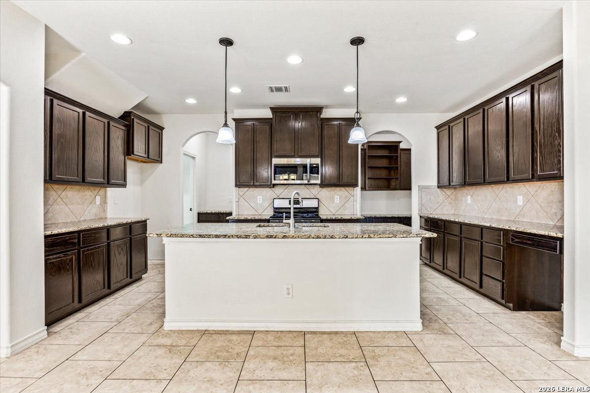2121 Pecan Leaf, New Braunfels, TX 78130
