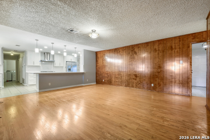 6018 Woodwick Dr, Windcrest, TX 78239