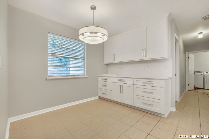 6018 Woodwick Dr, Windcrest, TX 78239