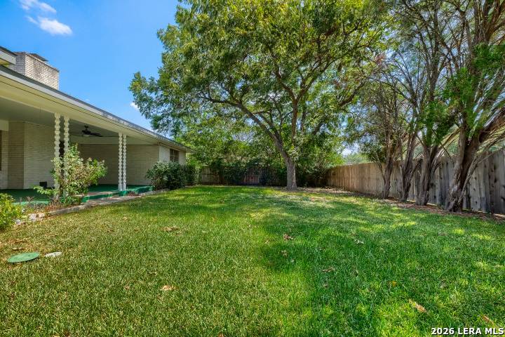 6018 Woodwick Dr, Windcrest, TX 78239