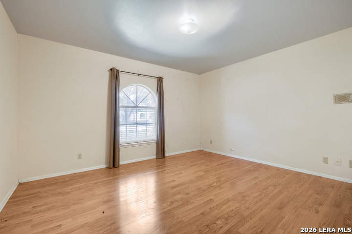 6018 Woodwick Dr, Windcrest, TX 78239