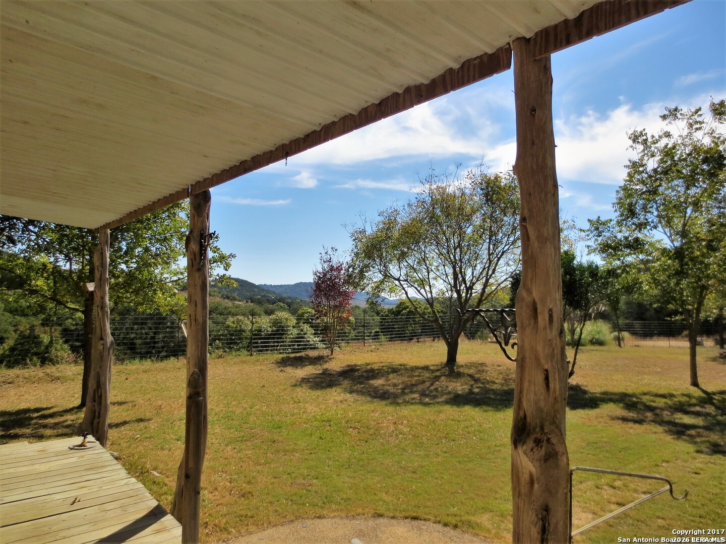 824 JUNIPER RD, Tarpley, TX 78883