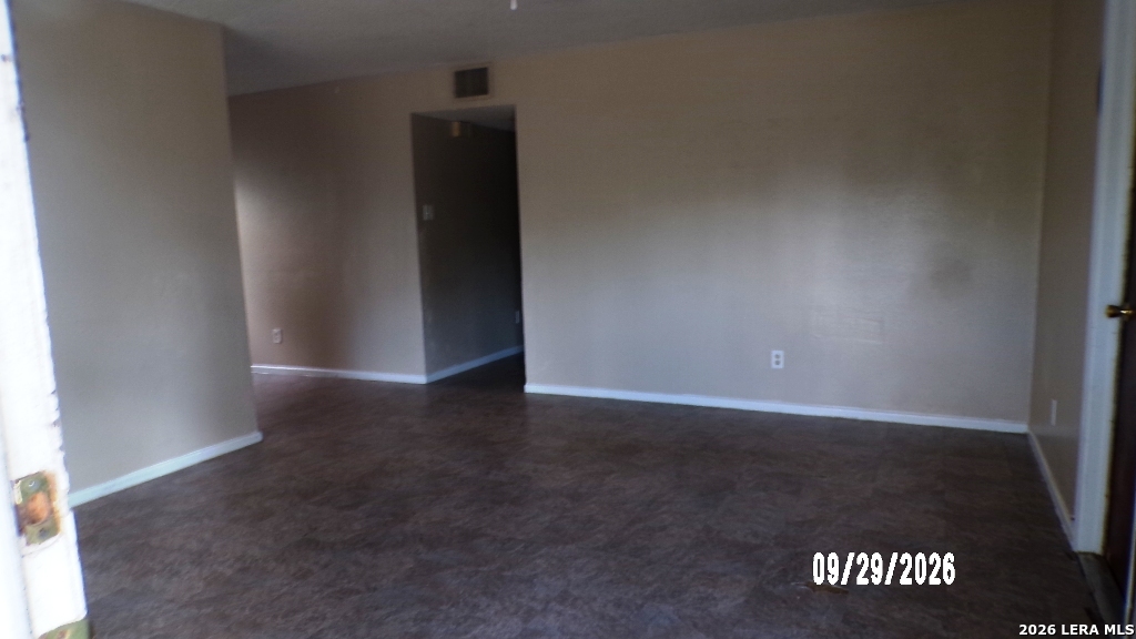 1311 W BOWIE ST, Beeville, TX 78102