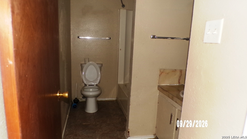 1311 W BOWIE ST, Beeville, TX 78102