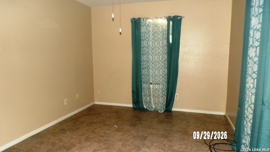 1311 W BOWIE ST, Beeville, TX 78102