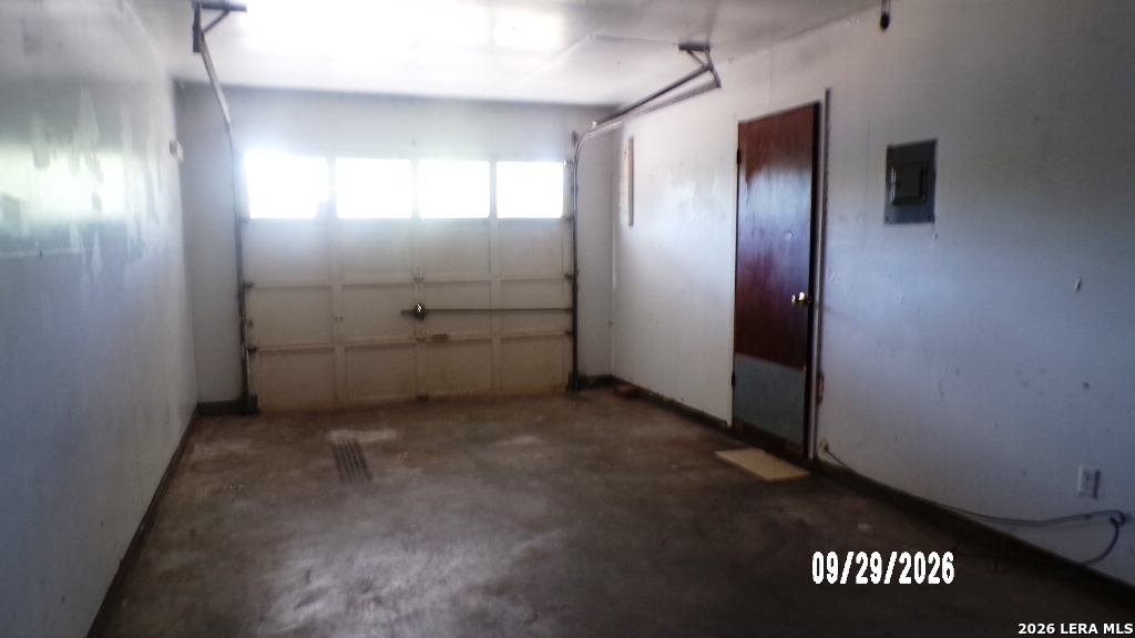 1311 W BOWIE ST, Beeville, TX 78102