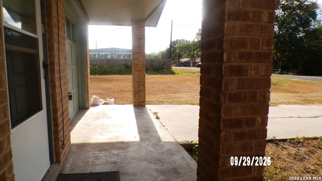 1311 W BOWIE ST, Beeville, TX 78102