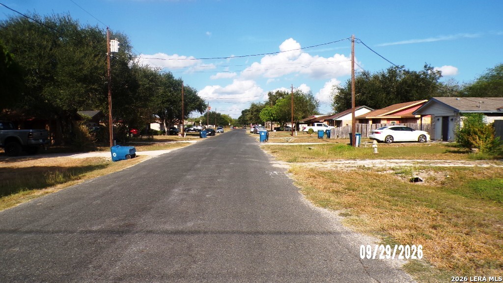 1311 W BOWIE ST, Beeville, TX 78102