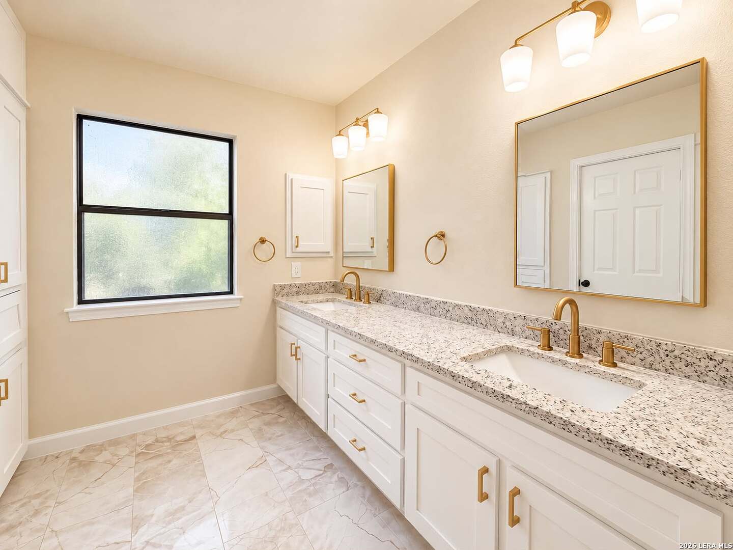 16102 Santa Cathrena, San Antonio, TX 78232