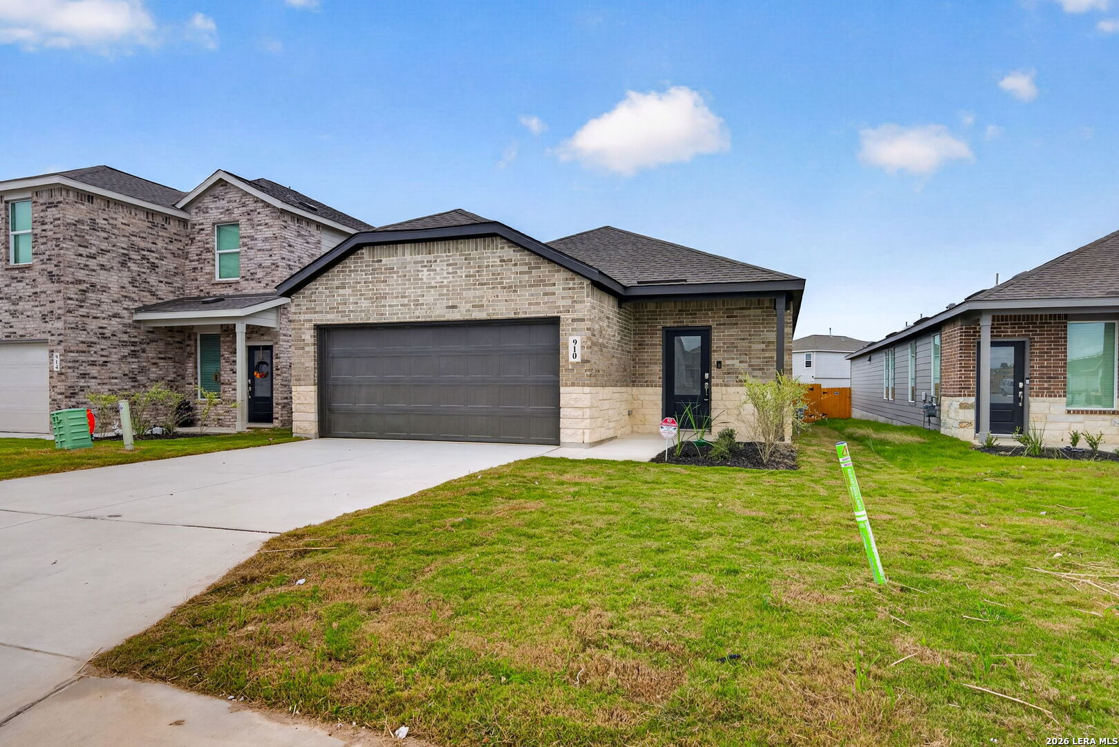 910 Moonshine Lane, Marion, TX 78132