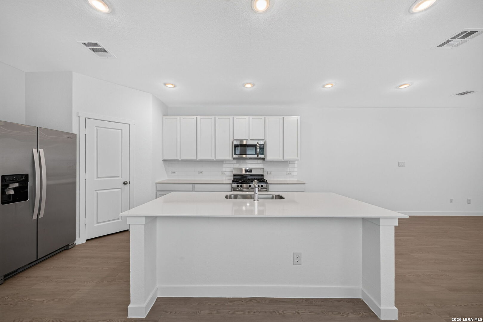 910 Moonshine Lane, Marion, TX 78132