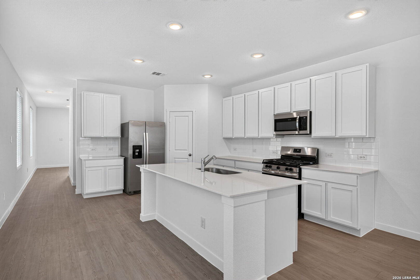 910 Moonshine Lane, Marion, TX 78132