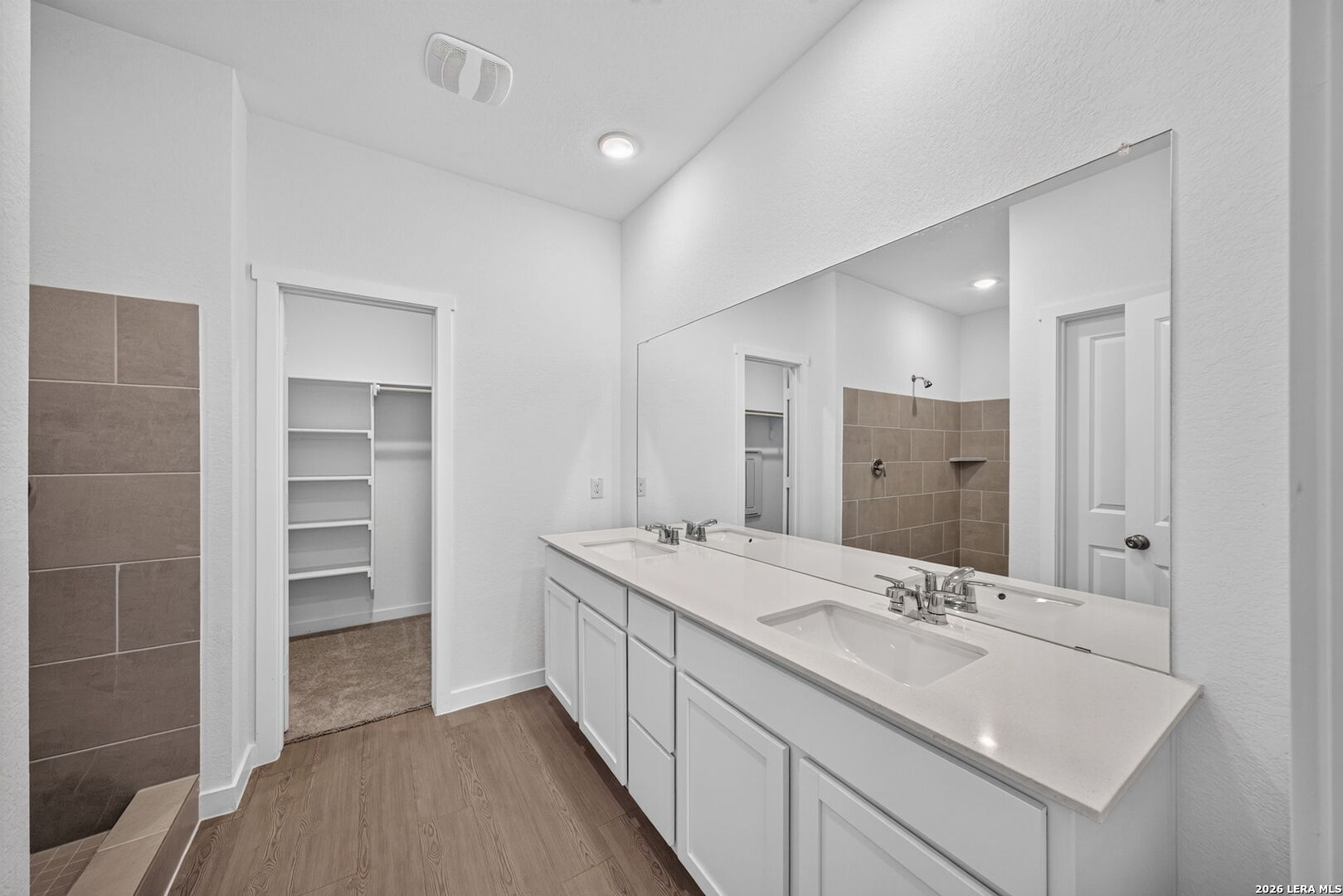 910 Moonshine Lane, Marion, TX 78132