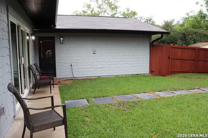 121 ANDORRA DR, Universal City, TX 78148