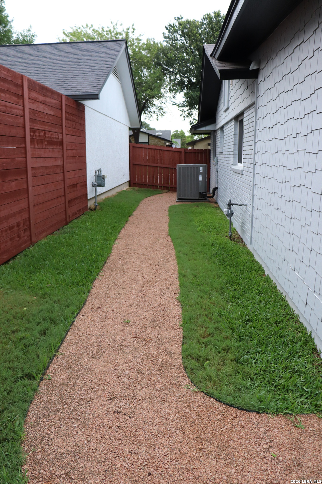 121 ANDORRA DR, Universal City, TX 78148