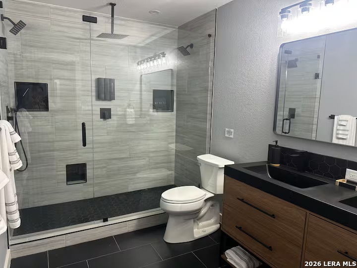 121 ANDORRA DR, Universal City, TX 78148