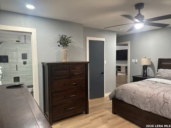 121 ANDORRA DR, Universal City, TX 78148
