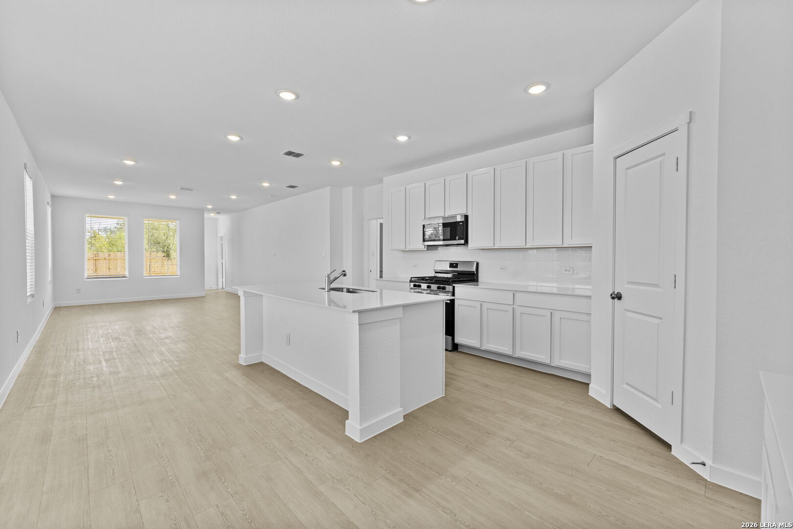 12406 Berg Hills, San Antonio, TX 78252