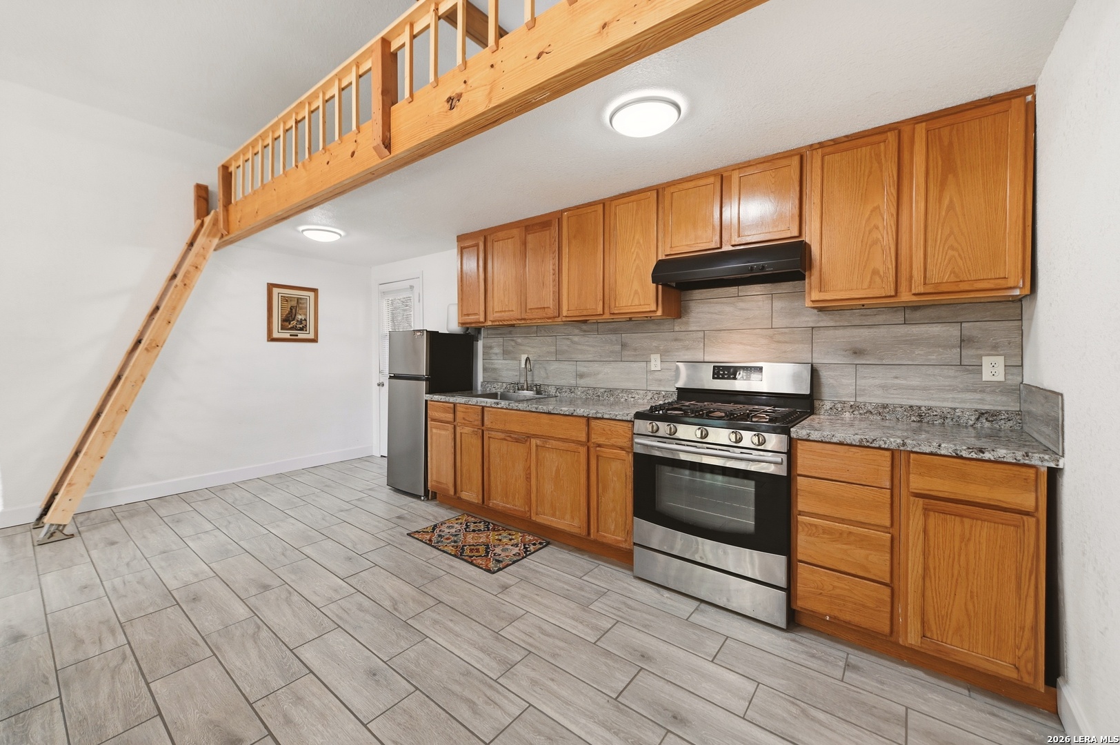 123 CR 2666, Moore, TX 78057