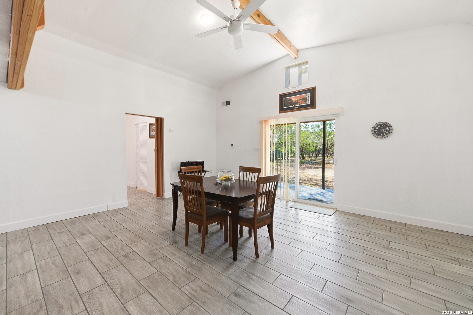 123 CR 2666, Moore, TX 78057