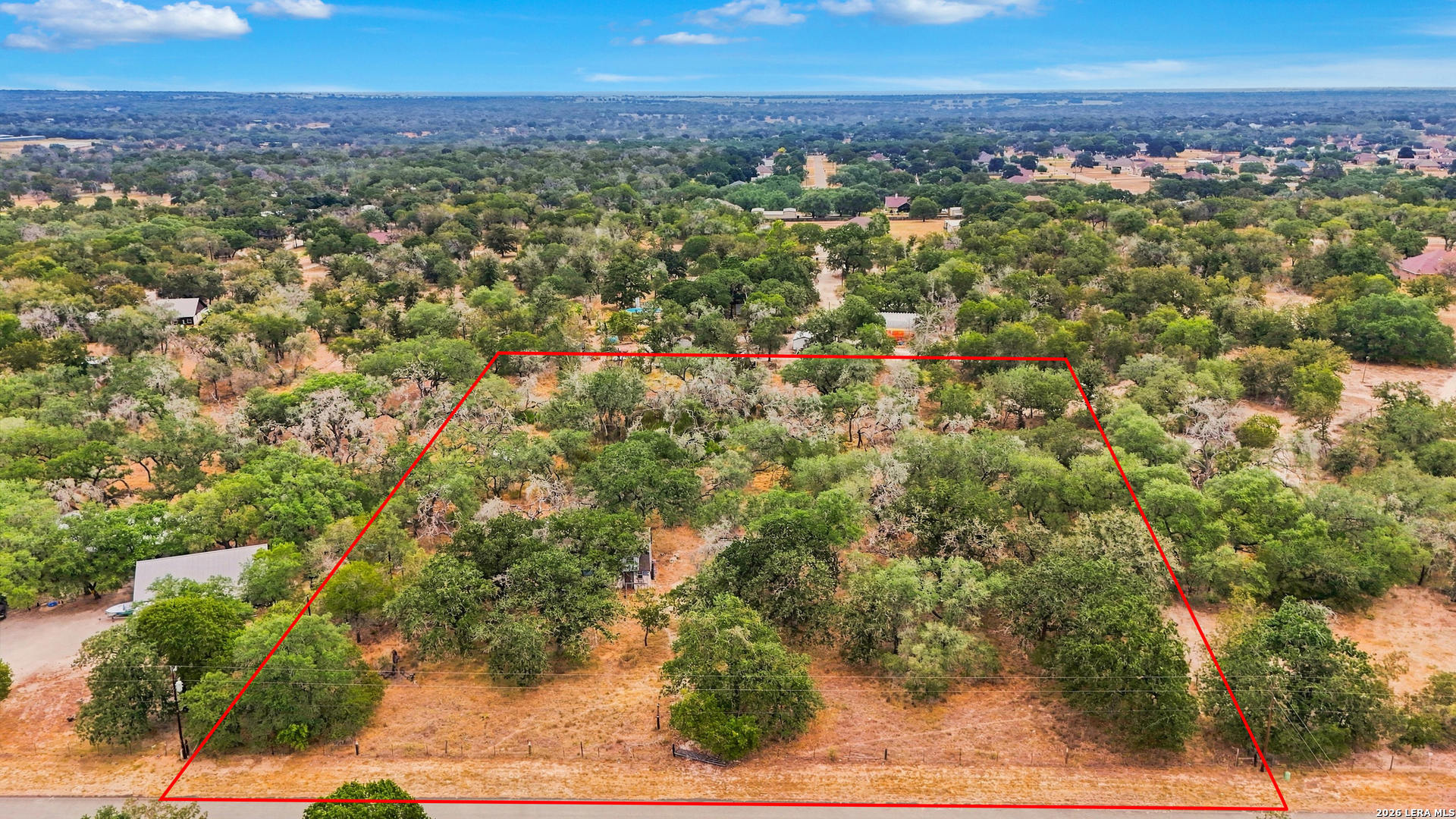 319 FLEETWOOD LN, Adkins, TX 78101