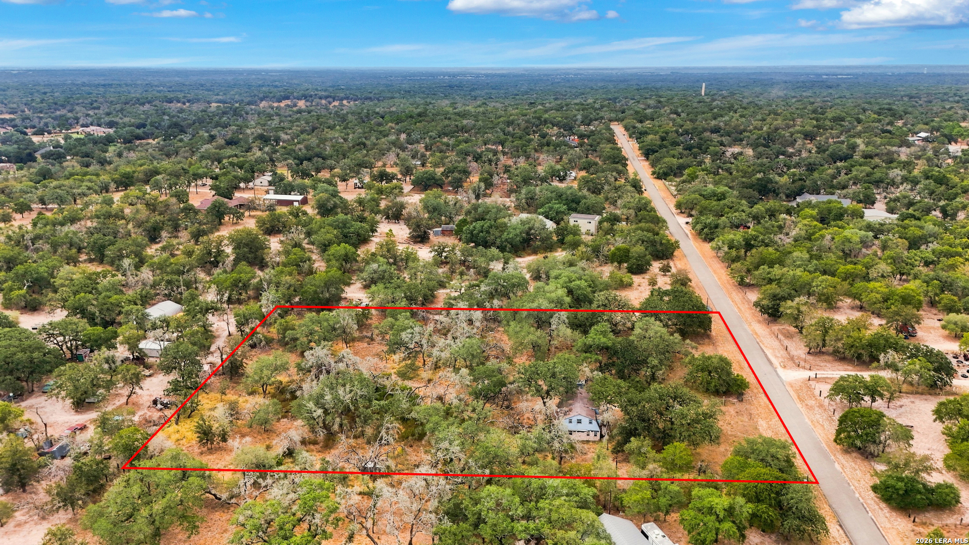 319 FLEETWOOD LN, Adkins, TX 78101
