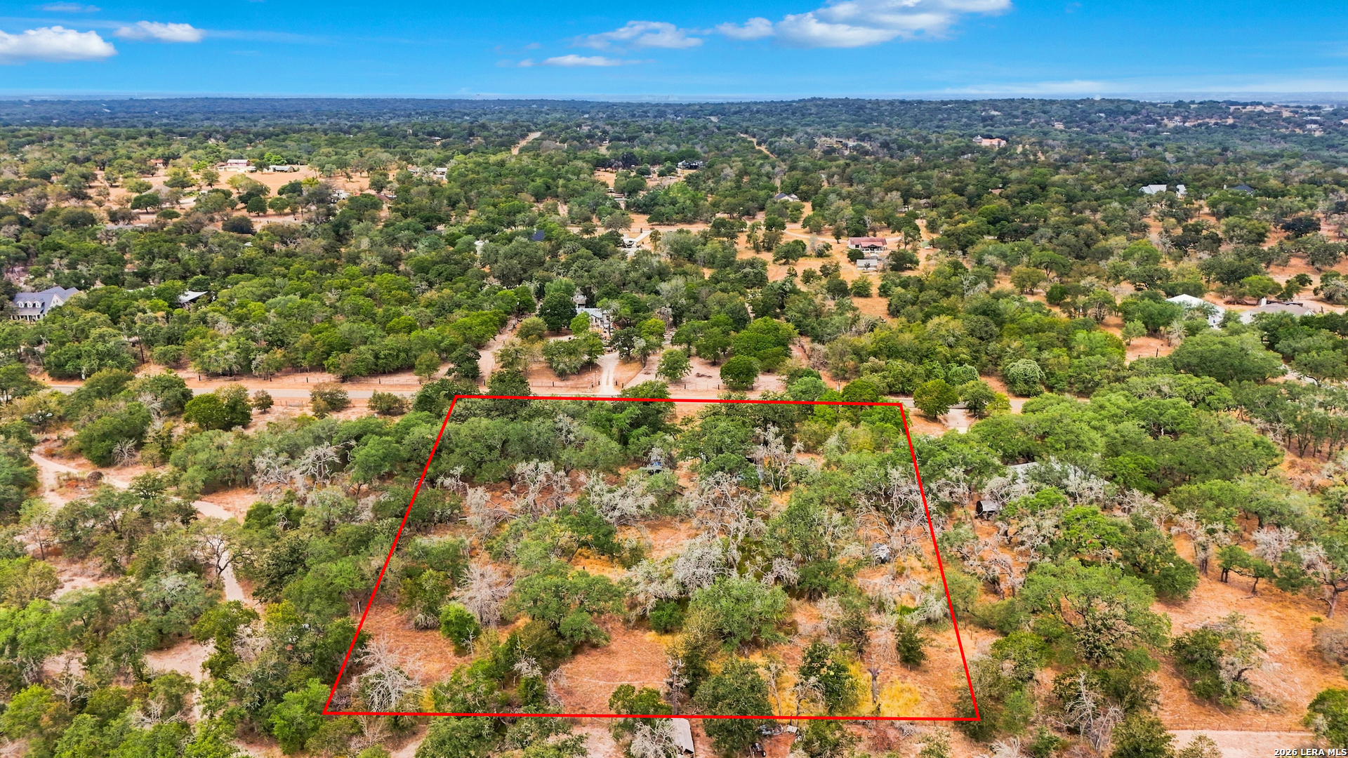 319 FLEETWOOD LN, Adkins, TX 78101