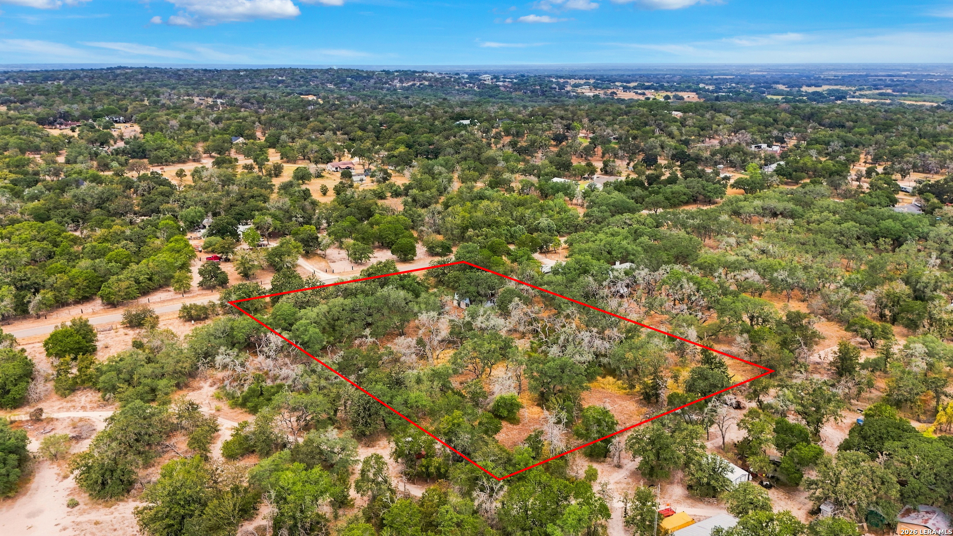 319 FLEETWOOD LN, Adkins, TX 78101