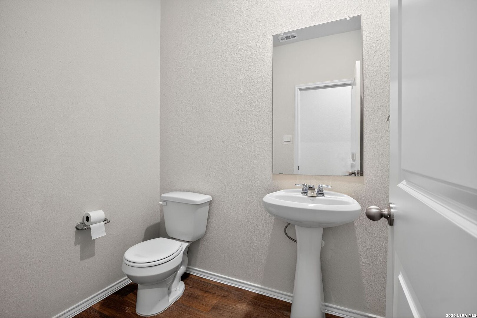 145 HONORS ST, Floresville, TX 78114