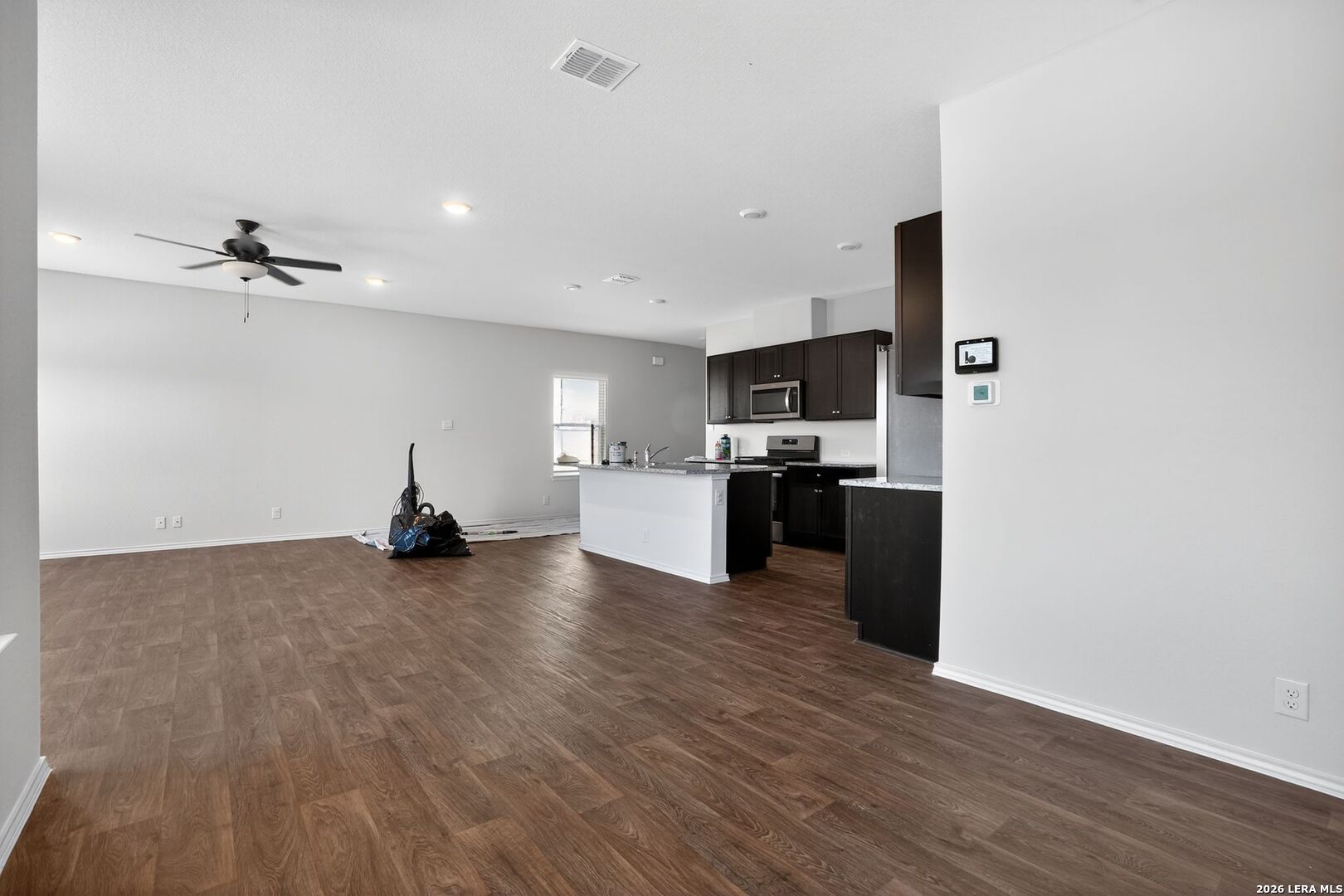 145 HONORS ST, Floresville, TX 78114