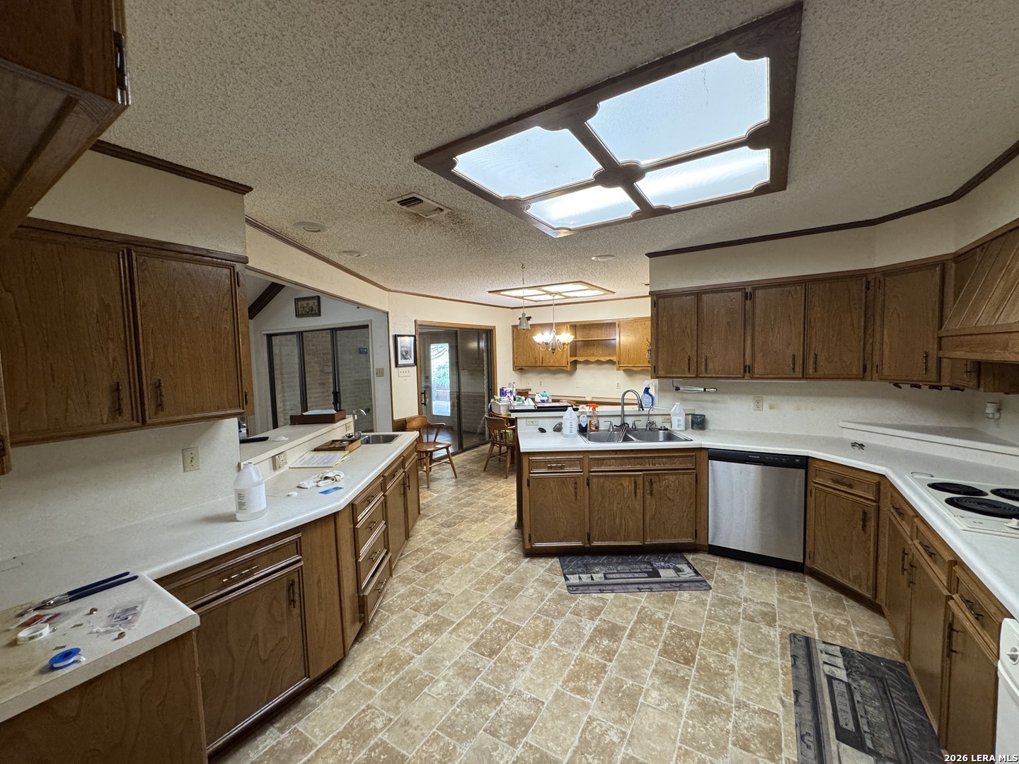 5834 WINTERHAVEN DR, Windcrest, TX 78239