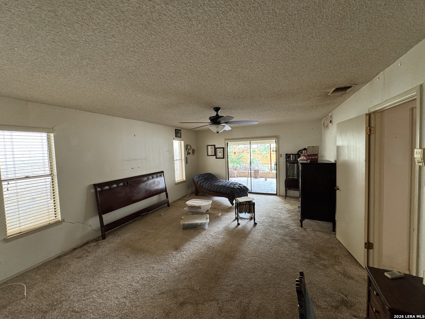 5834 WINTERHAVEN DR, Windcrest, TX 78239
