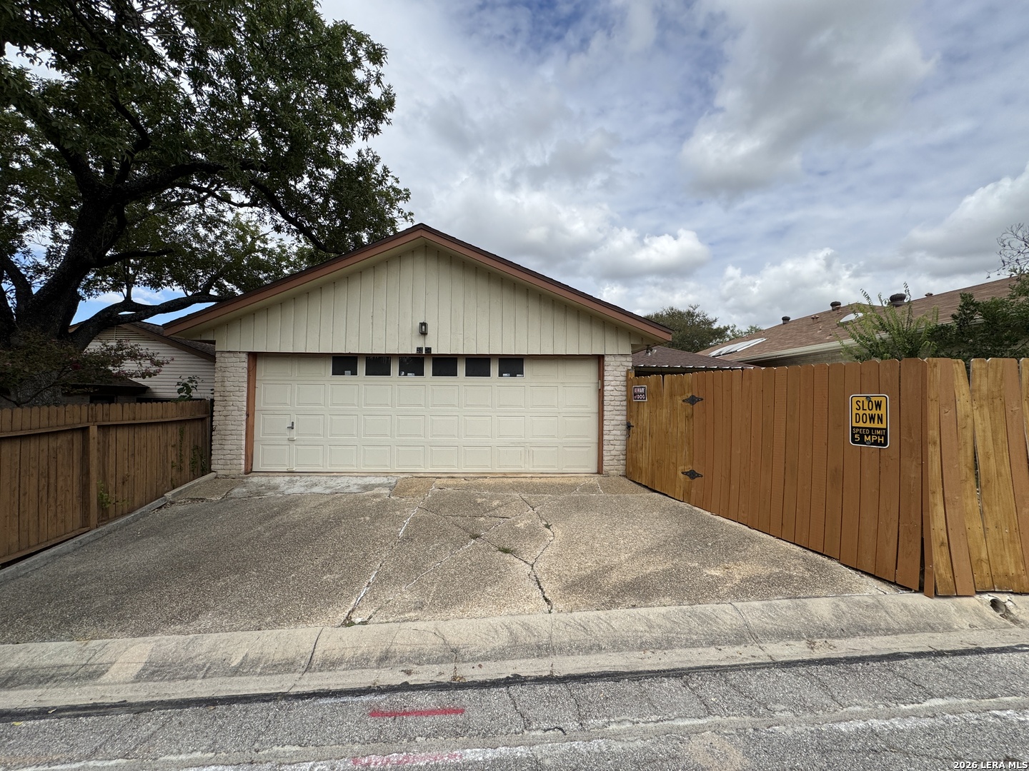 5834 WINTERHAVEN DR, Windcrest, TX 78239