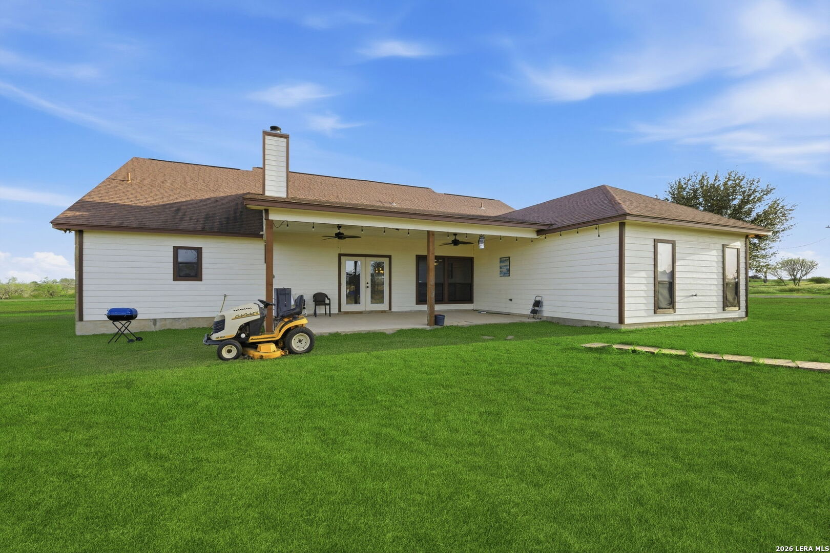 3036 State Highway 97W, Floresville, TX 78114