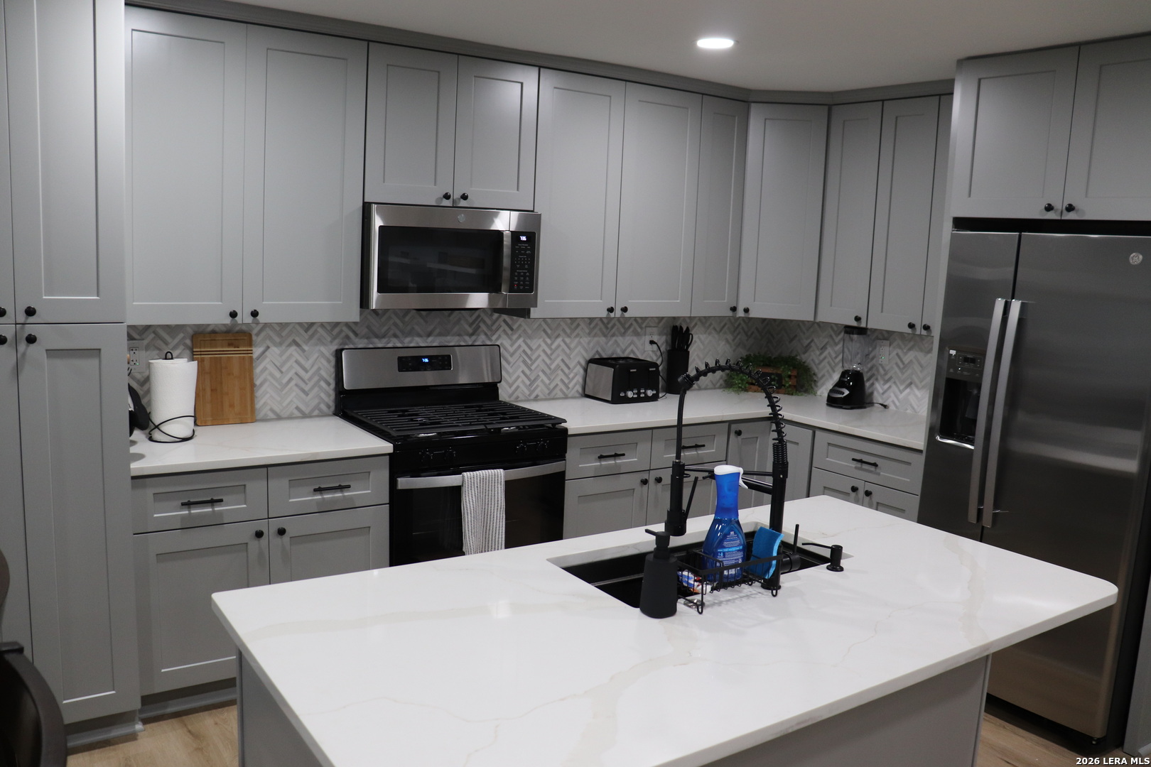 121 ANDORRA DR, Universal City, TX 78148