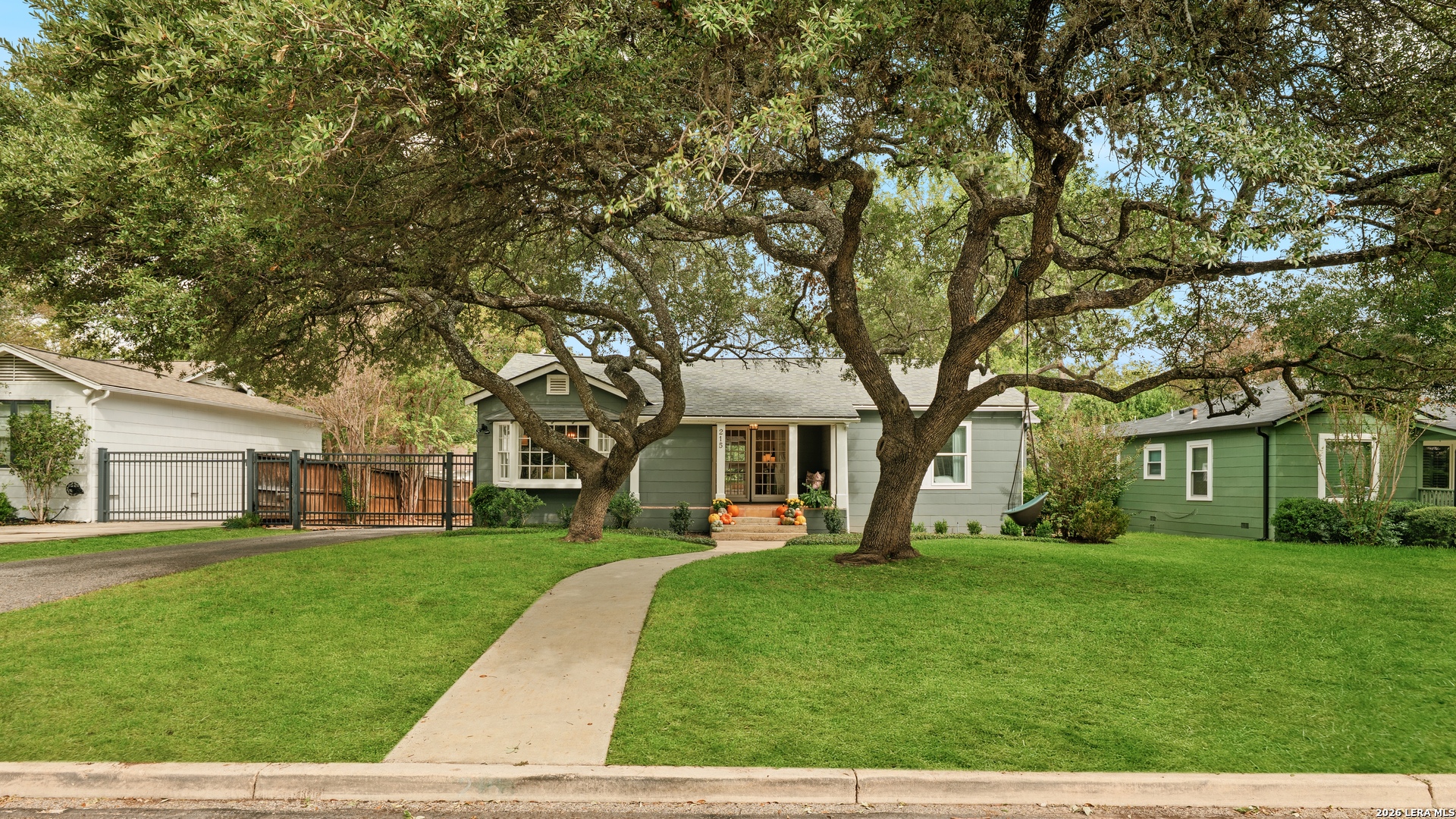 215 Brightwood Pl, San Antonio, TX 78209