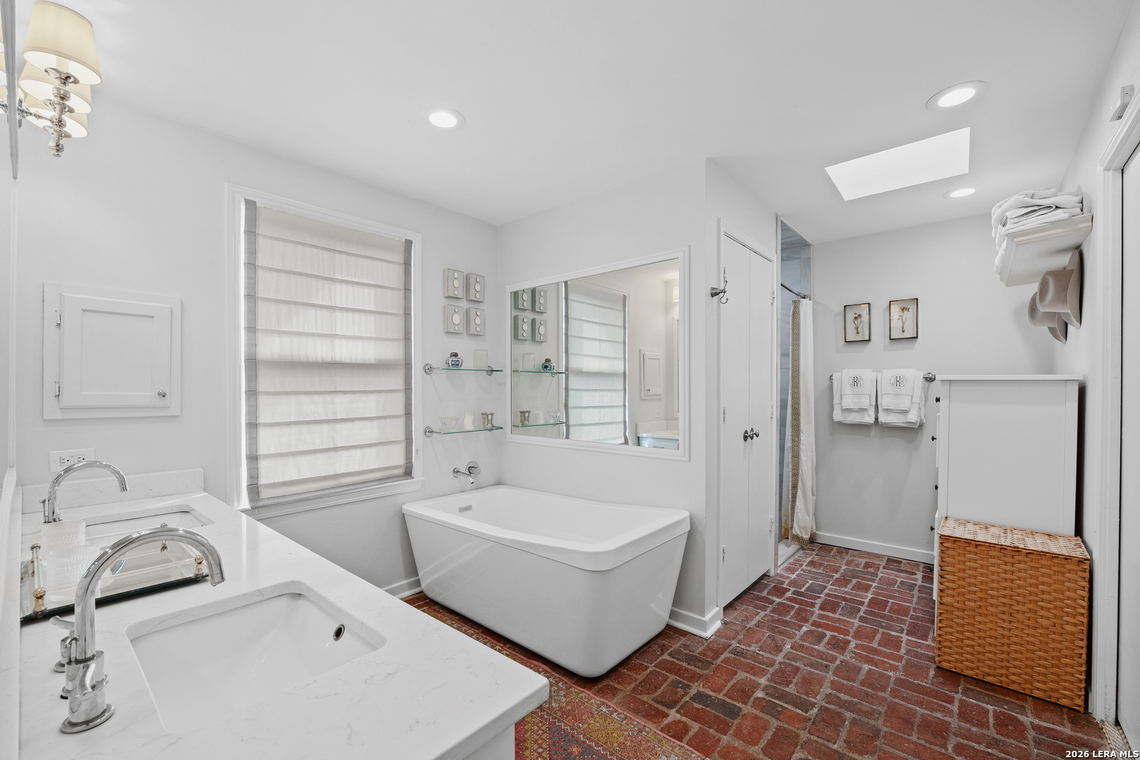 215 Brightwood Pl, San Antonio, TX 78209