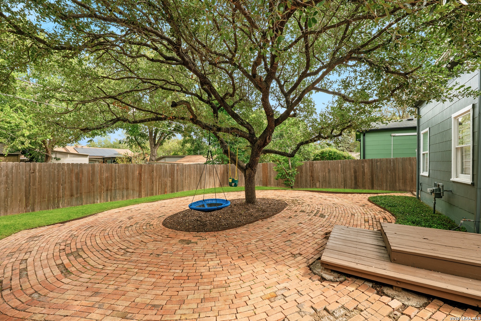 215 Brightwood Pl, San Antonio, TX 78209