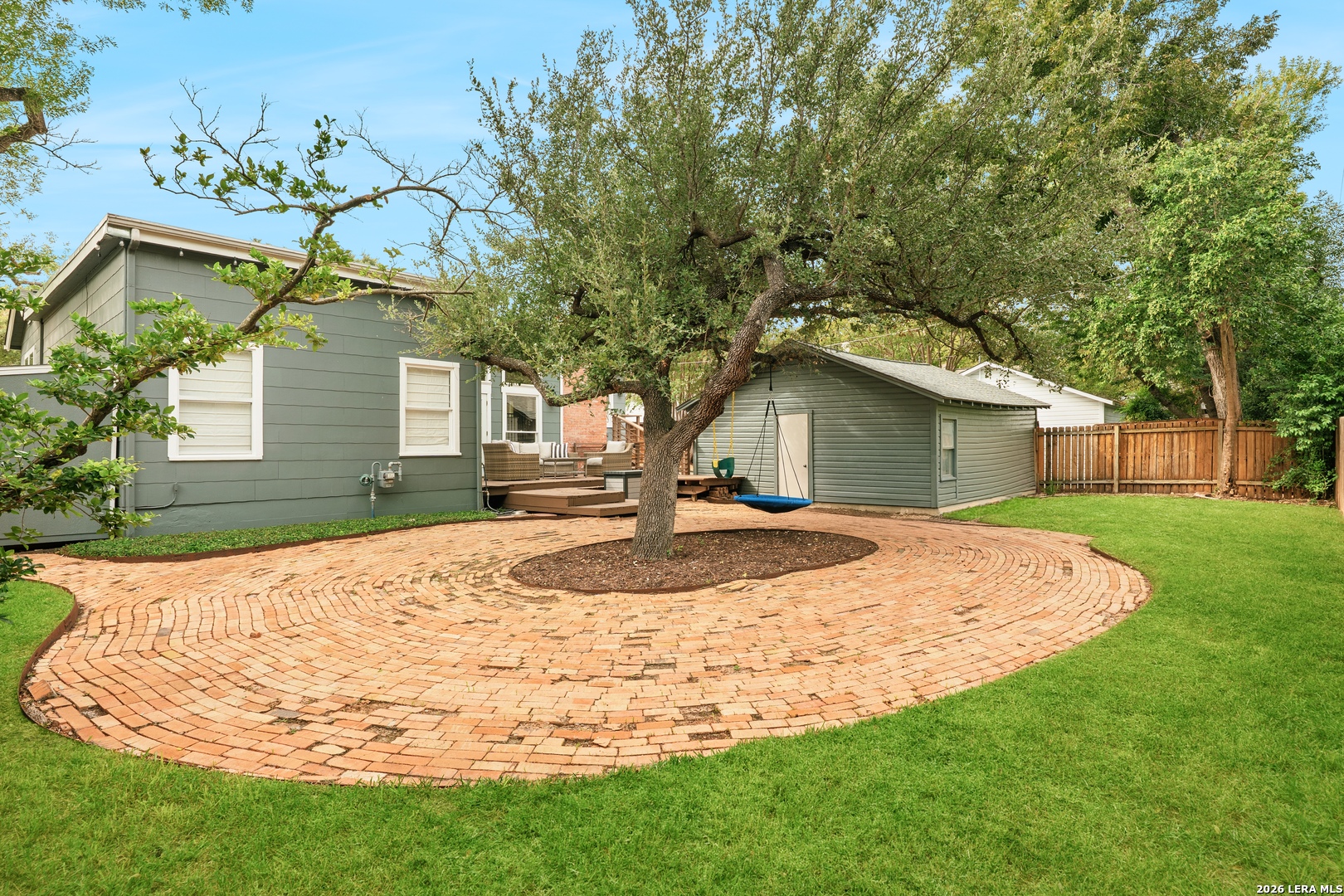 215 Brightwood Pl, San Antonio, TX 78209