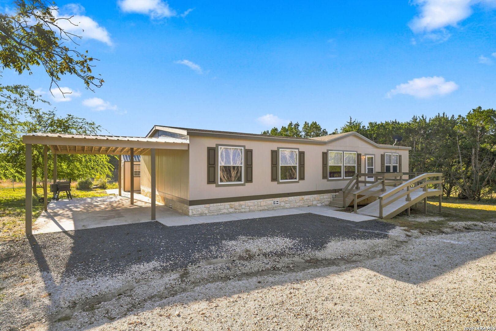 1366 CALCOTE RD, Kerrville, TX 78028