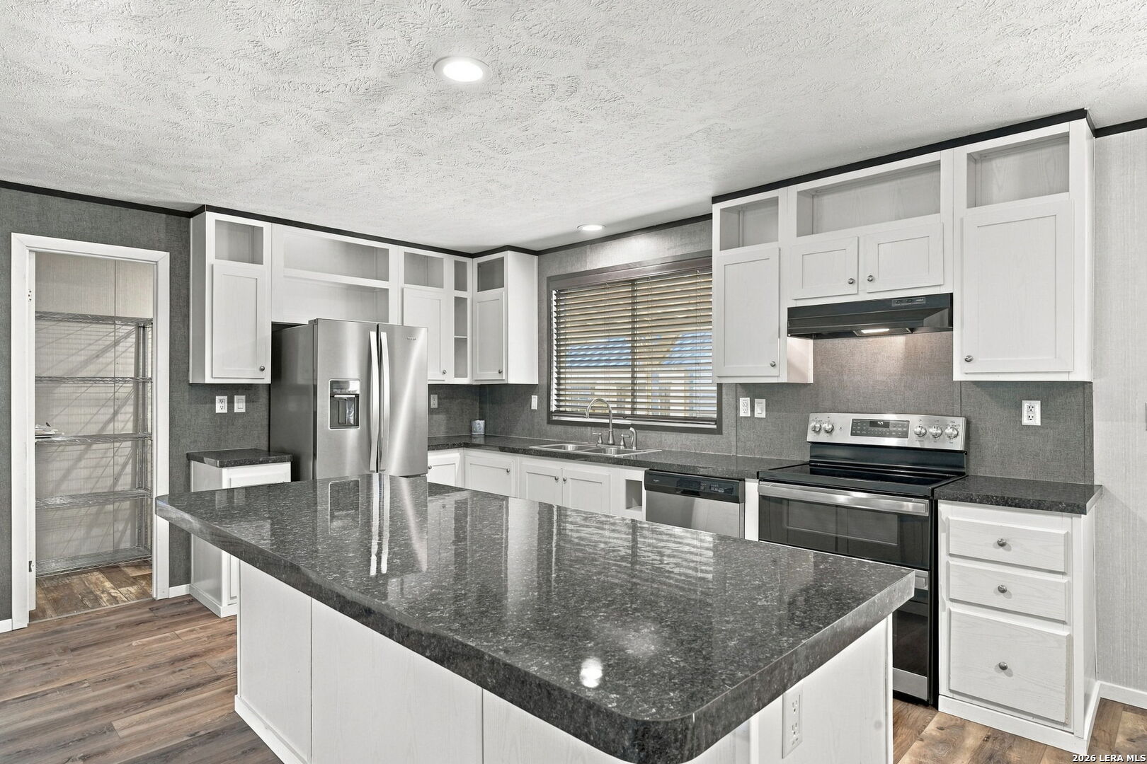 1366 CALCOTE RD, Kerrville, TX 78028