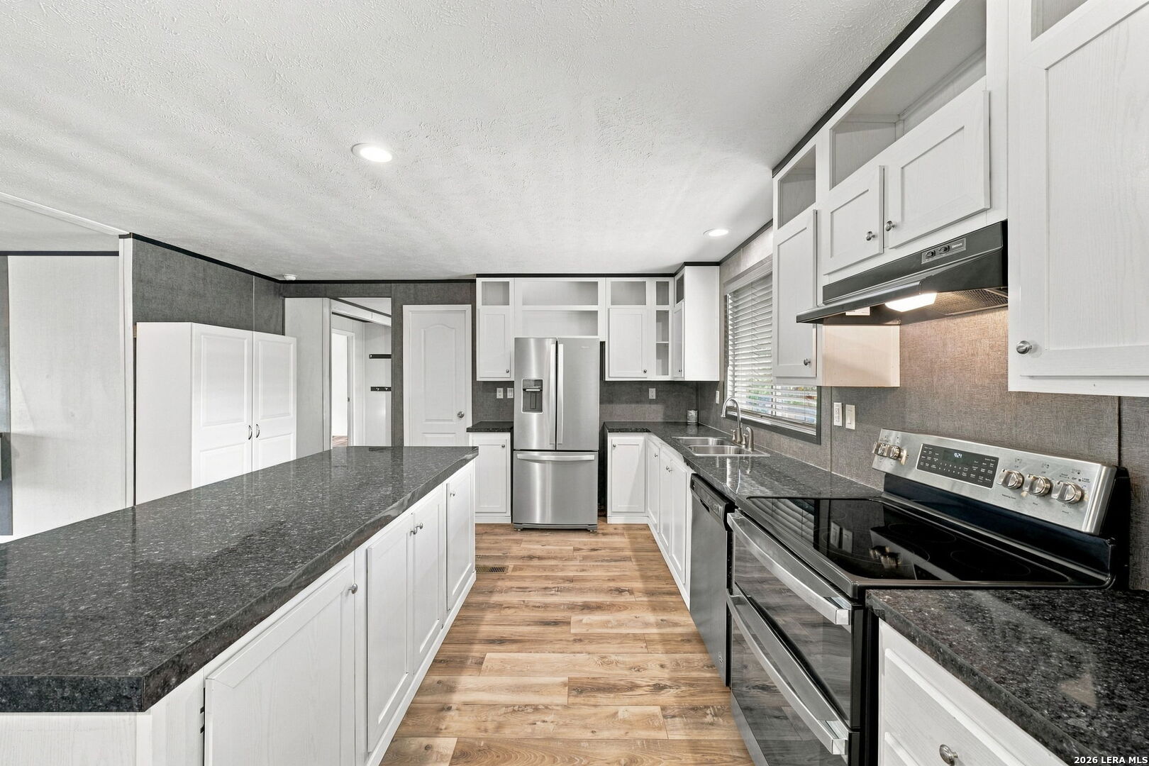 1366 CALCOTE RD, Kerrville, TX 78028