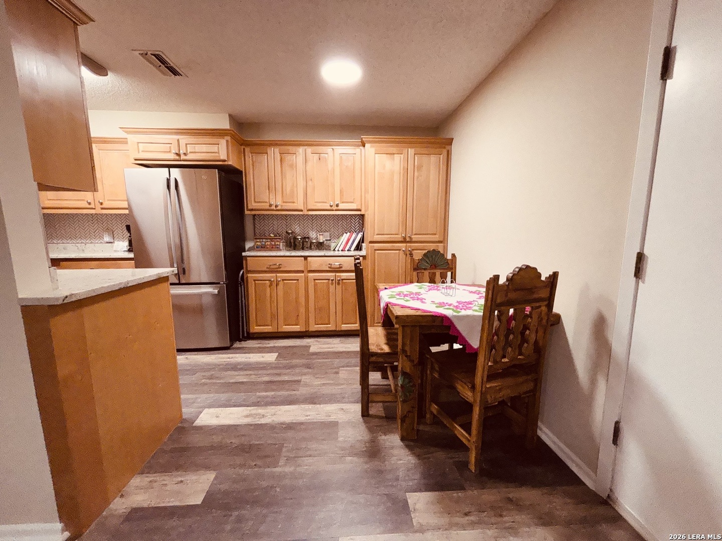 516 N King, #APT 301, Seguin, TX 78155