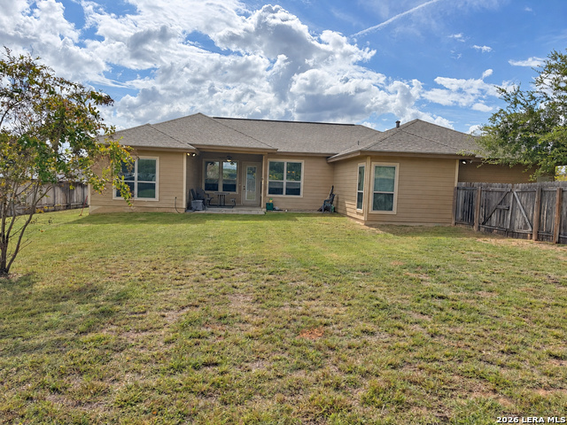 1828 WANDERING TRL, Pleasanton, TX 78064