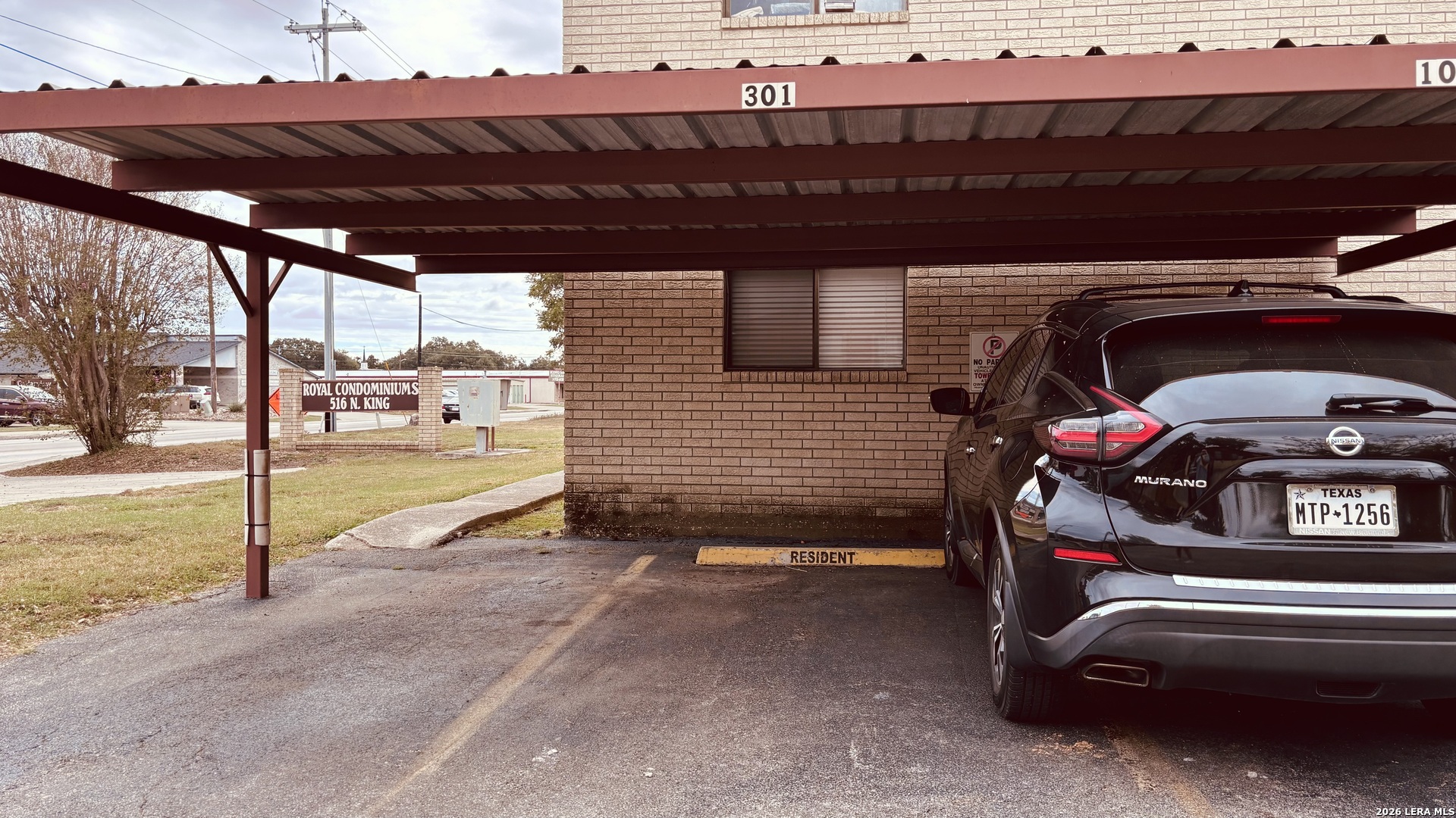 516 N King, #APT 301, Seguin, TX 78155