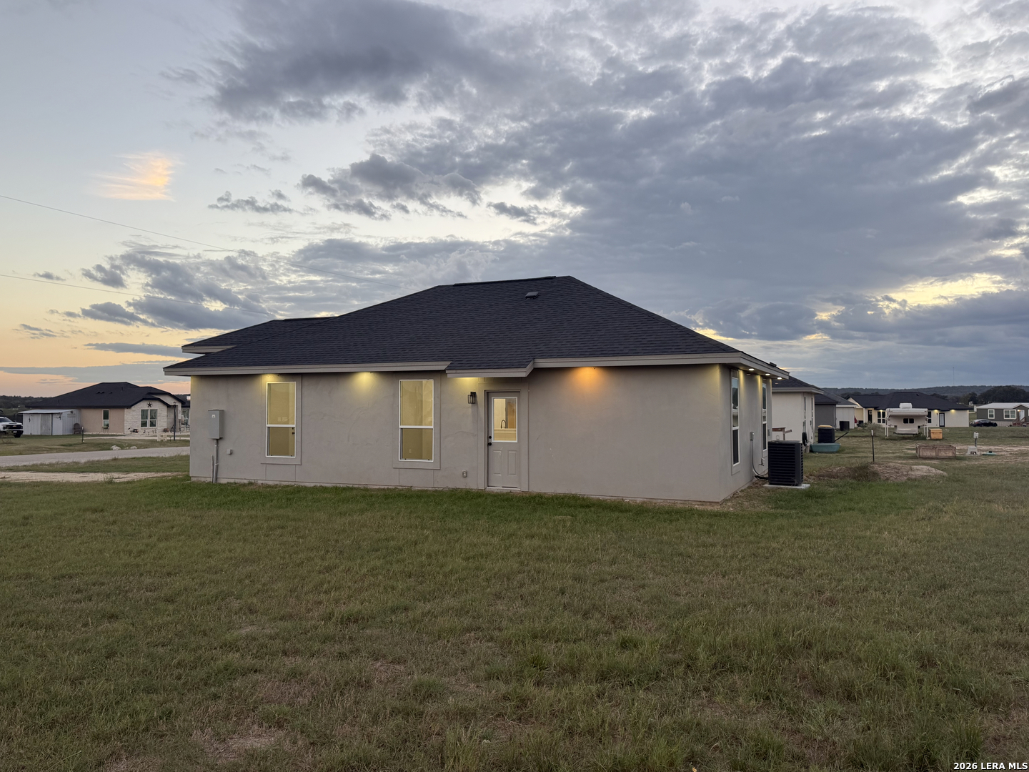 128 CAMINO VERDE CT, La Vernia, TX 78121