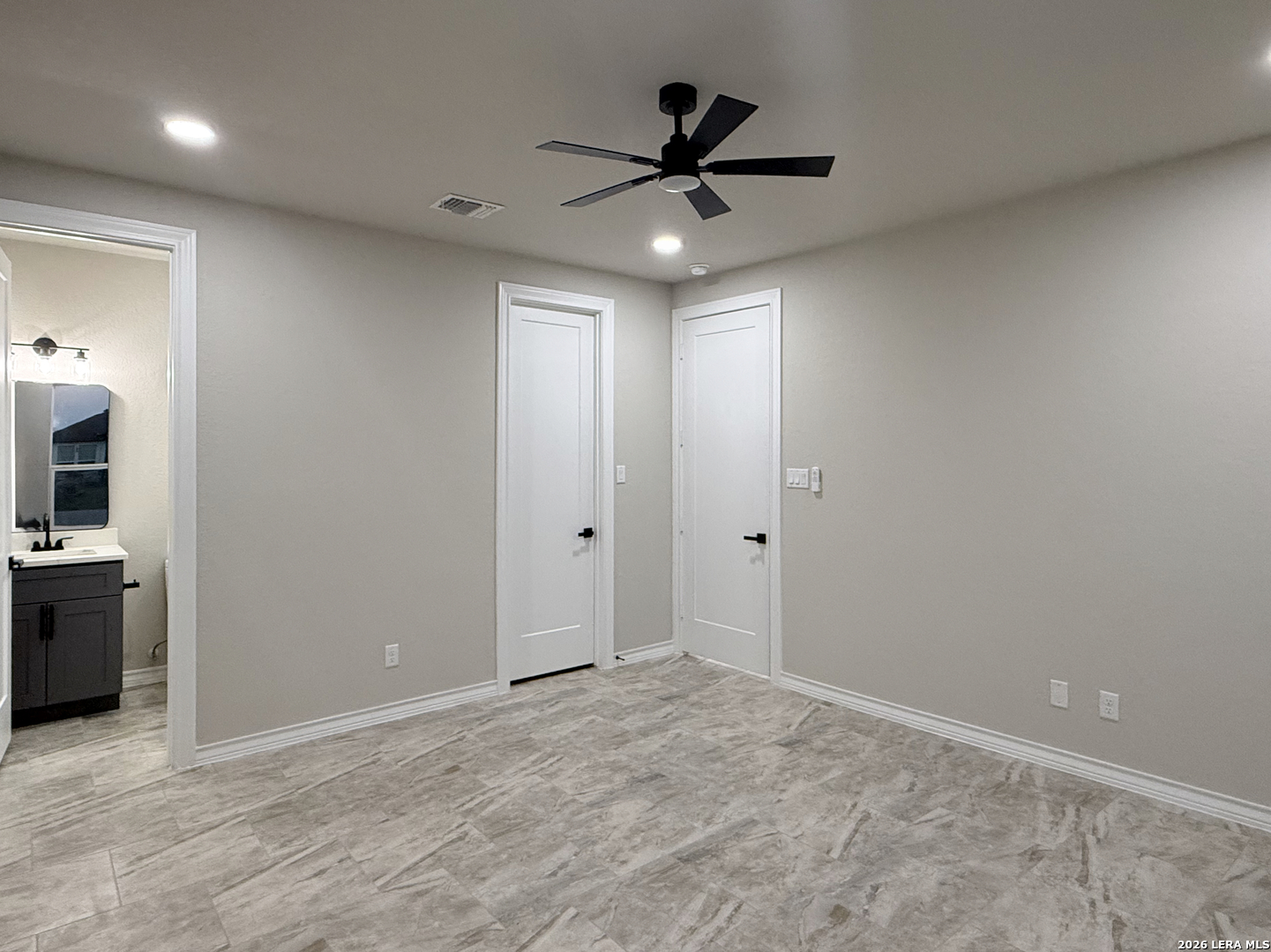 128 CAMINO VERDE CT, La Vernia, TX 78121