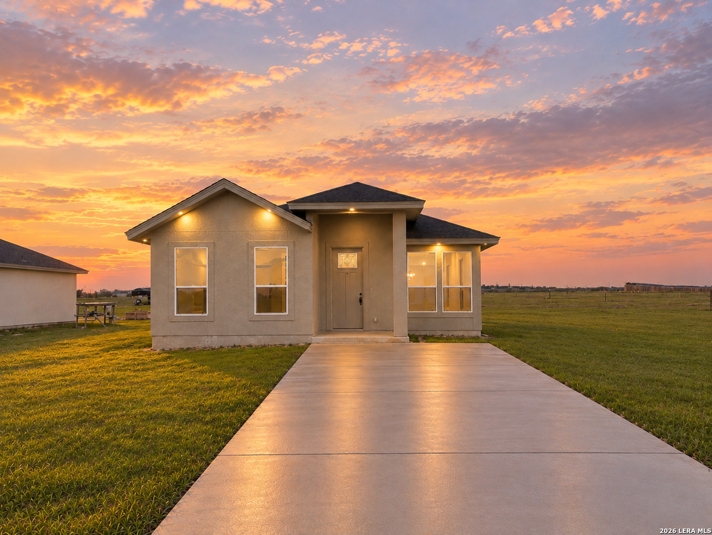 128 CAMINO VERDE CT, La Vernia, TX 78121